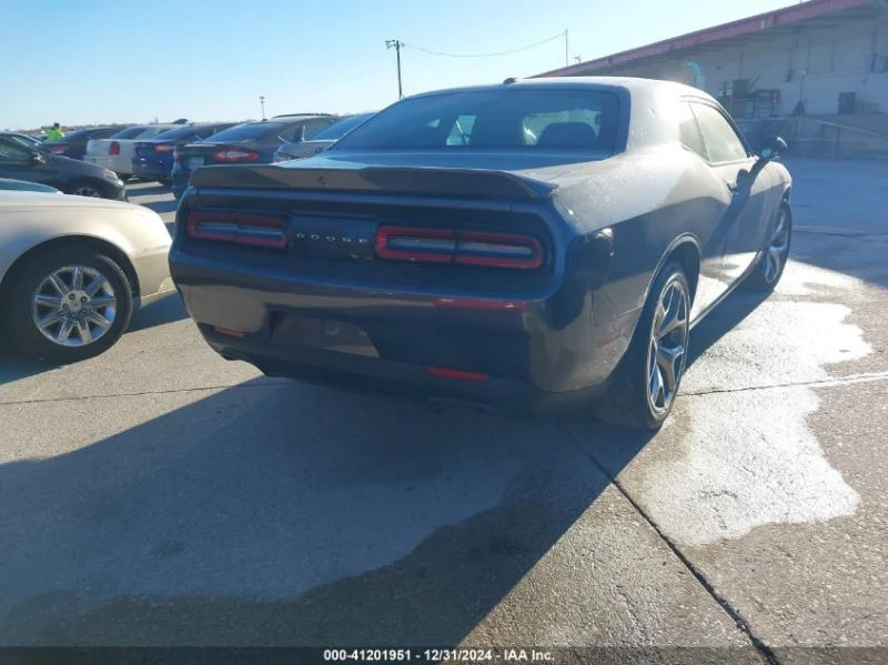 Dodge Challenger SXT, снимка 8 - Автомобили и джипове - 48552558