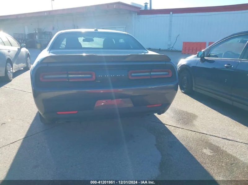 Dodge Challenger SXT, снимка 6 - Автомобили и джипове - 48552558