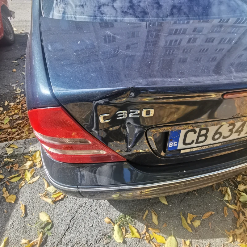Mercedes-Benz C 320 Елеганс, снимка 16 - Автомобили и джипове - 52500735