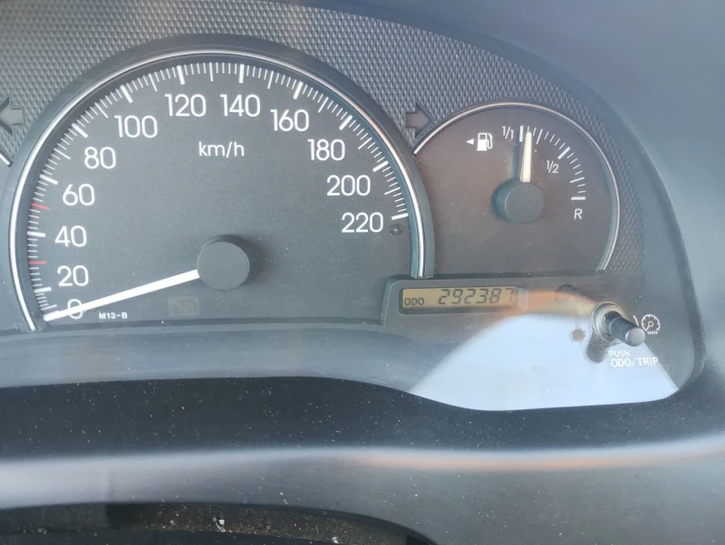 Toyota Avensis verso, снимка 11 - Автомобили и джипове - 52527484