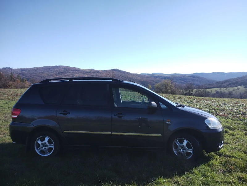 Toyota Avensis verso, снимка 5 - Автомобили и джипове - 52527484