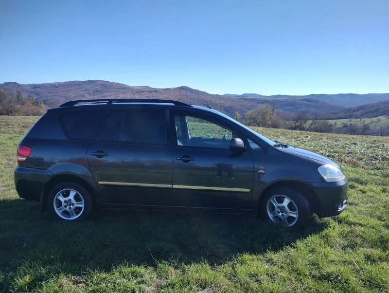 Toyota Avensis verso, снимка 4 - Автомобили и джипове - 52527484
