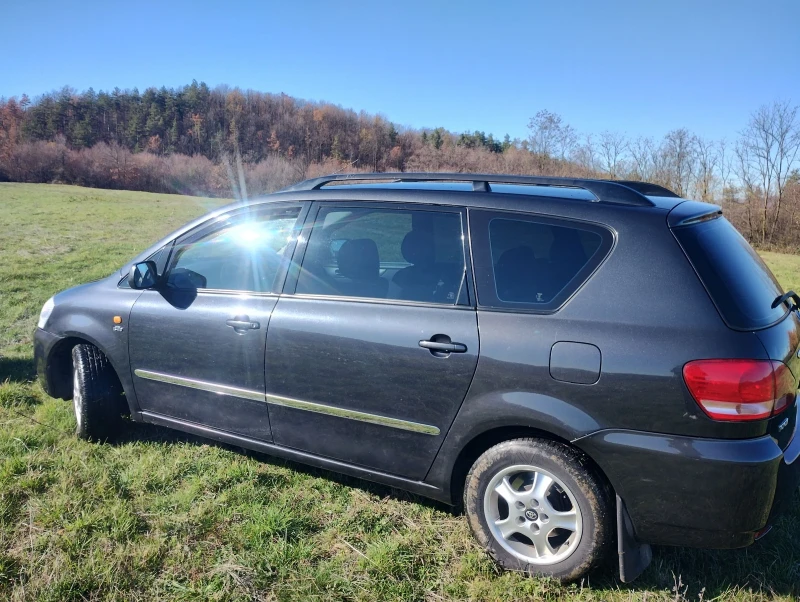 Toyota Avensis verso, снимка 3 - Автомобили и джипове - 52527484