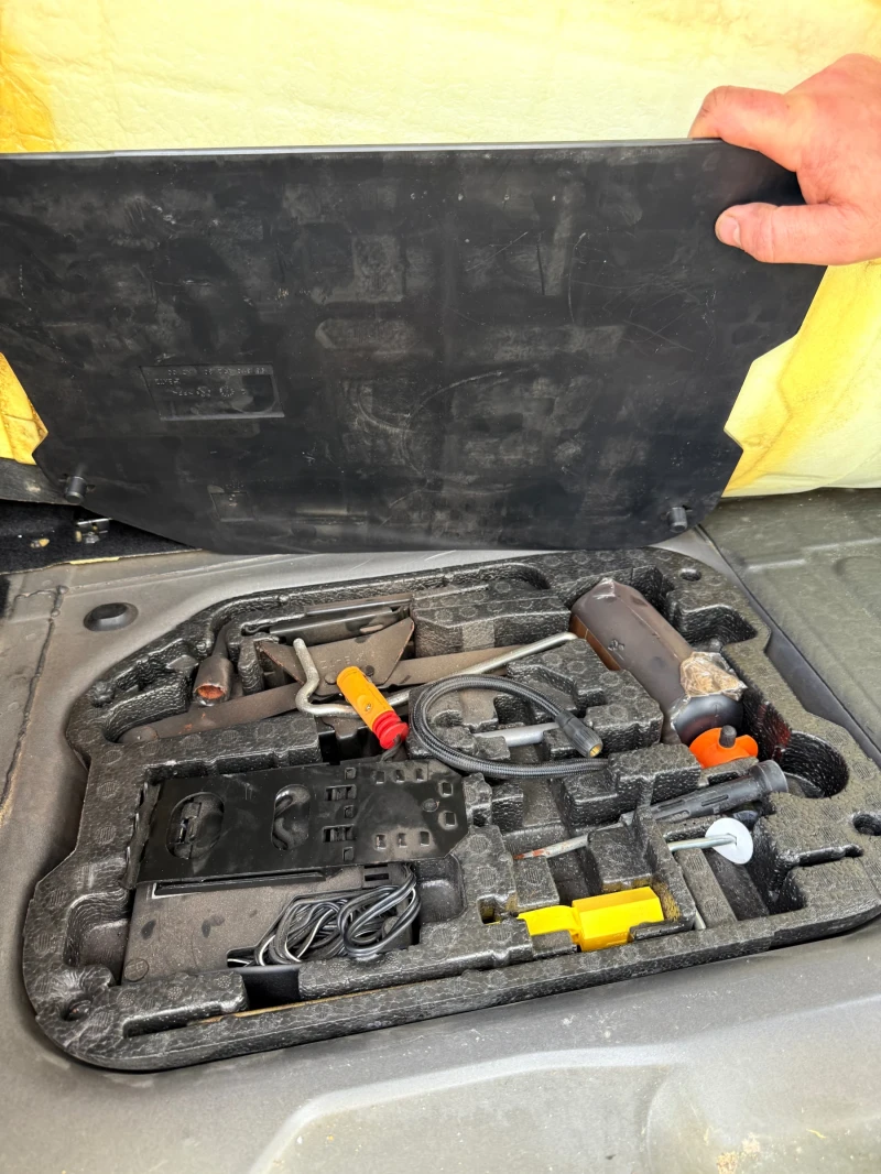 Citroen C4 Picasso 1.6 EXCLUSIVE, снимка 8 - Автомобили и джипове - 52604032