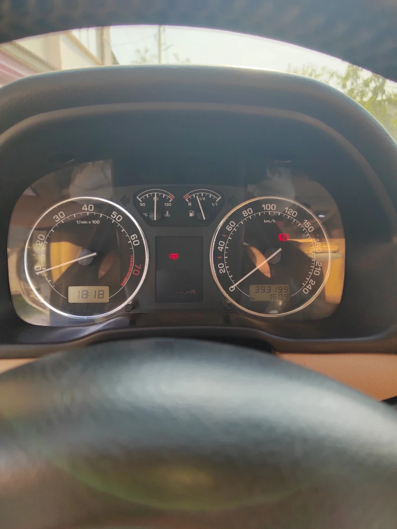 Skoda Octavia 1.8т, снимка 4 - Автомобили и джипове - 53385739