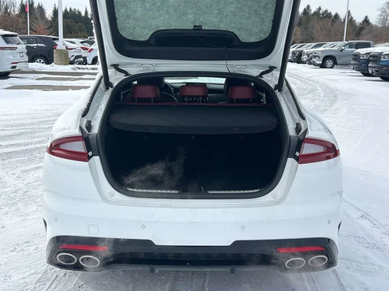 Kia Stinger * GT Limited AWD | Nav | Sunroof | Heated/Cooled S, снимка 6 - Автомобили и джипове - 53515544