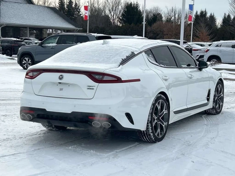 Kia Stinger * GT Limited AWD | Nav | Sunroof | Heated/Cooled S, снимка 4 - Автомобили и джипове - 53515544