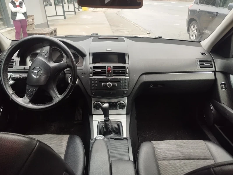 Mercedes-Benz C 220 Avantgarde  - изображение 6
