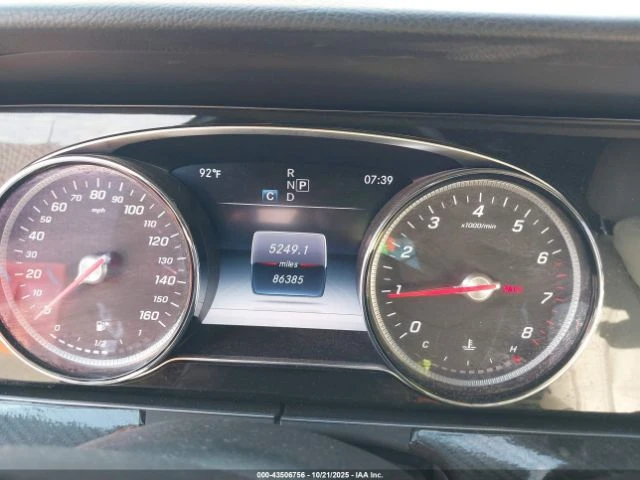 Mercedes-Benz E 300 * АВТОКРЕДИТИРАНЕ - изображение 7