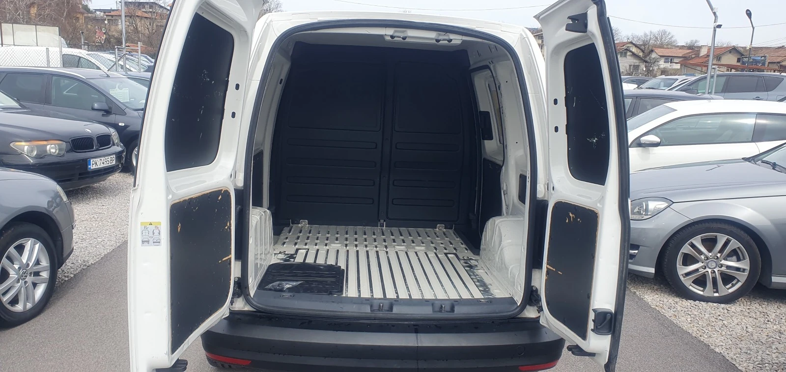 VW Caddy 2.0 tdi  102ks - изображение 9