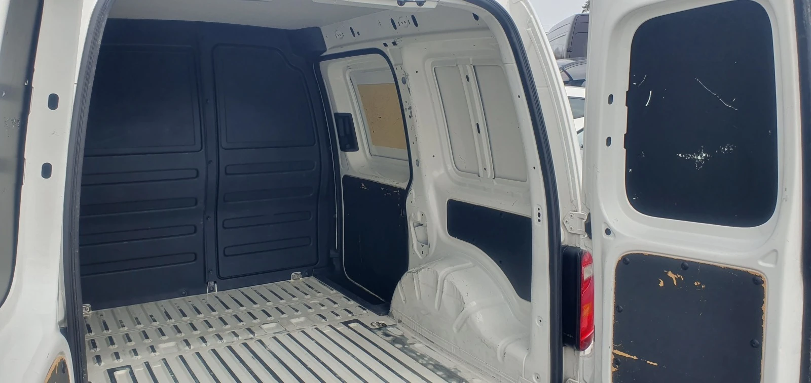 VW Caddy 2.0 tdi  102ks | Mobile.bg — изображение 11