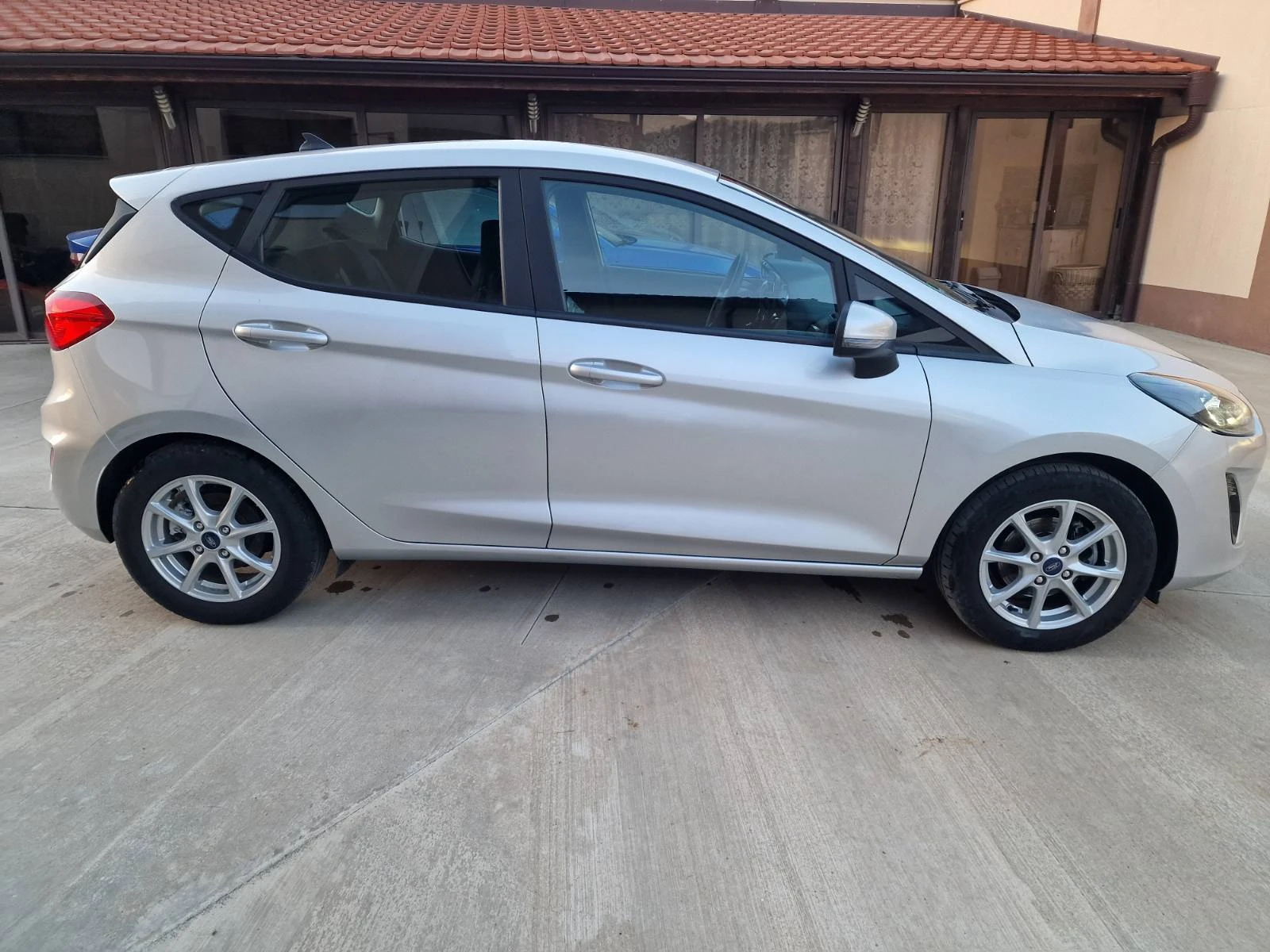 Ford Fiesta 1.0 EcoBoost Automatic - изображение 4