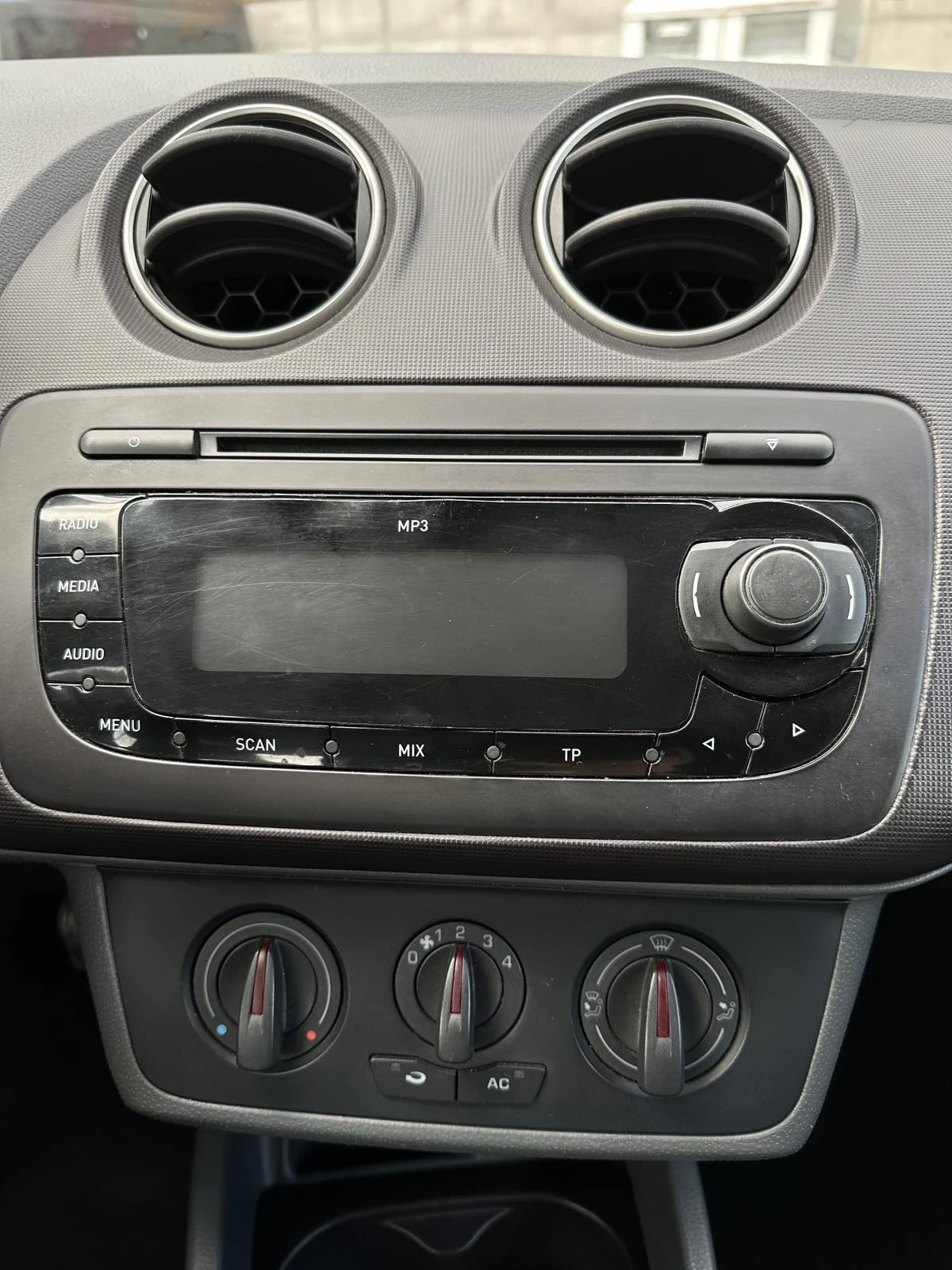 Seat Ibiza  - изображение 10