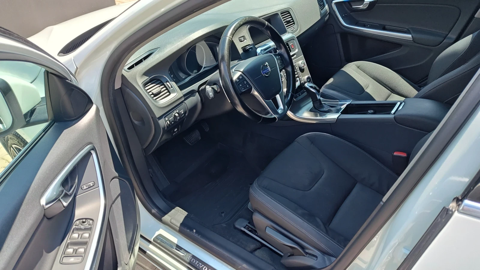 Volvo V60 inscription - изображение 6