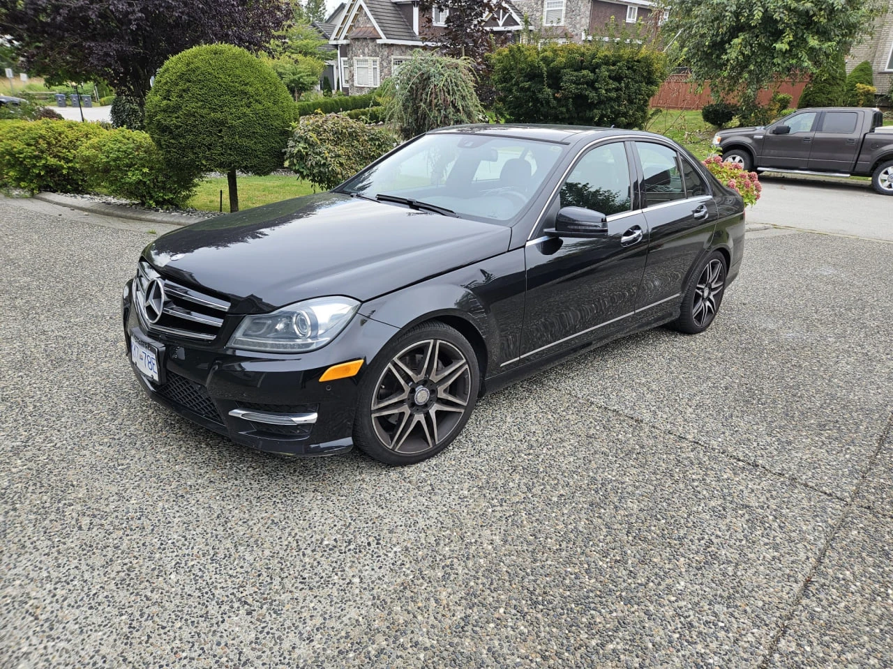 Mercedes-Benz C 350 * АВТО КРЕДИТ* ЦЕНА ДО БГ * CARFAX *  - изображение 3