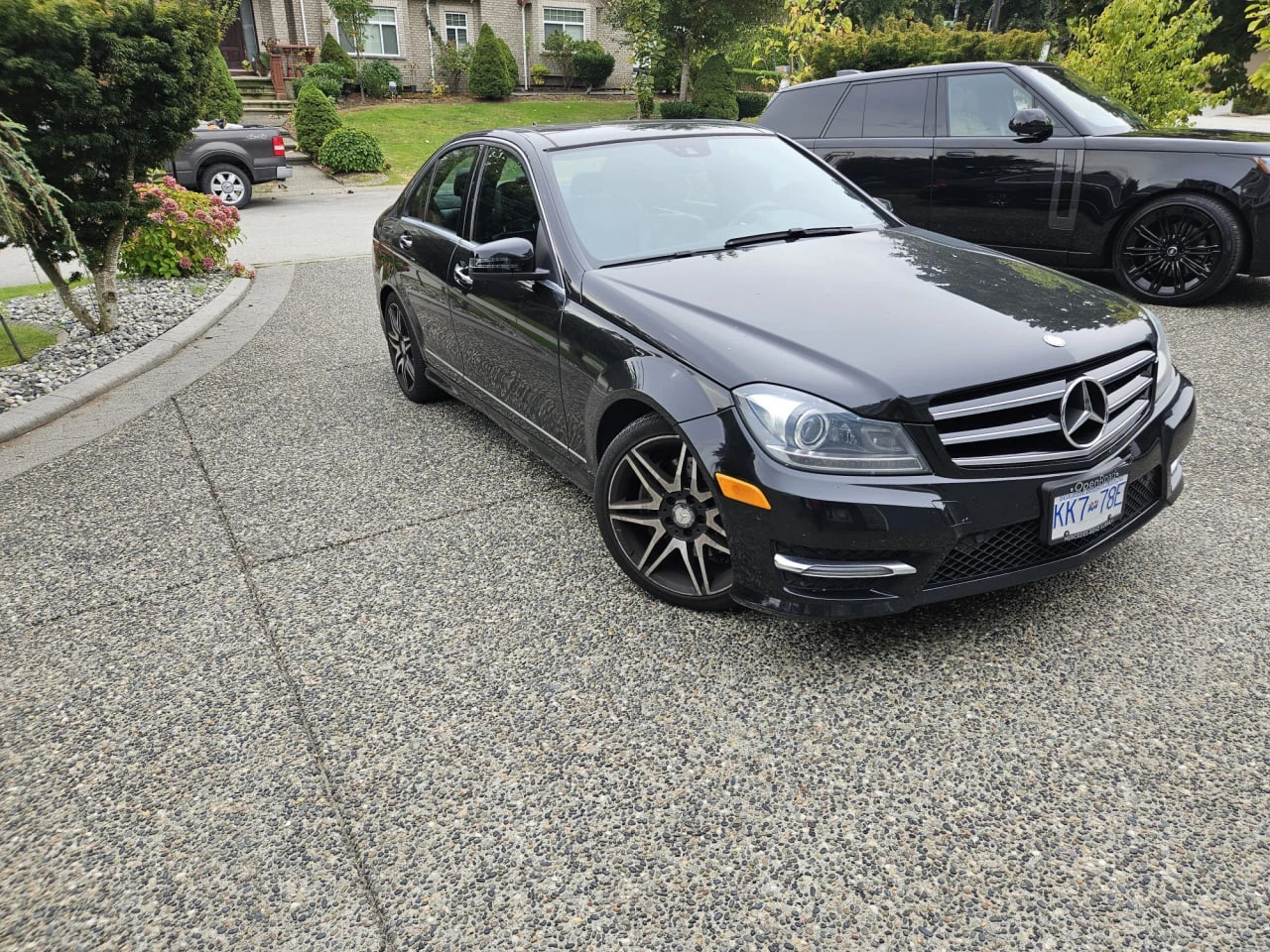 Mercedes-Benz C 350 * АВТО КРЕДИТ* ЦЕНА ДО БГ * CARFAX *  - изображение 2