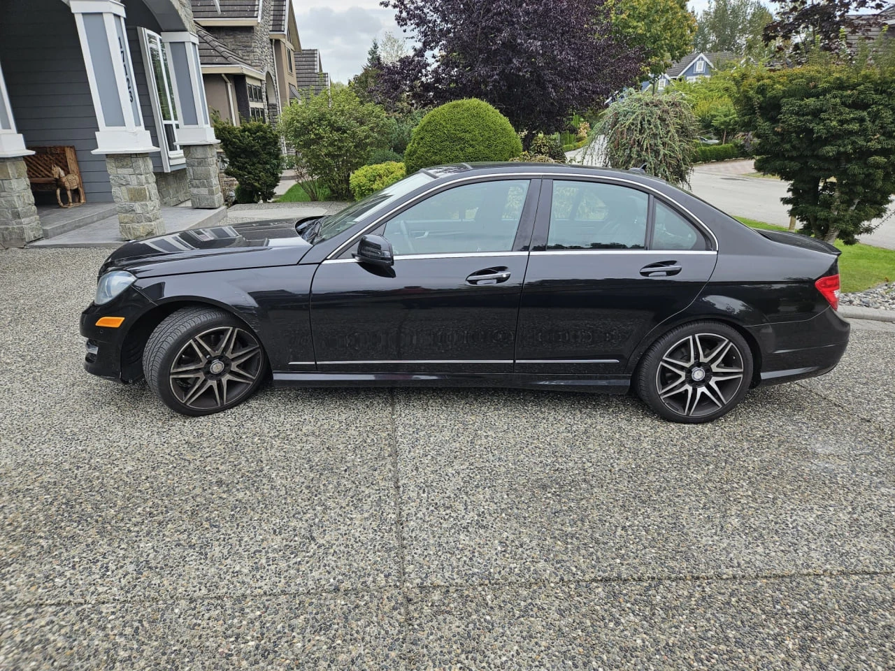 Mercedes-Benz C 350 * АВТО КРЕДИТ* ЦЕНА ДО БГ * CARFAX *  - изображение 4