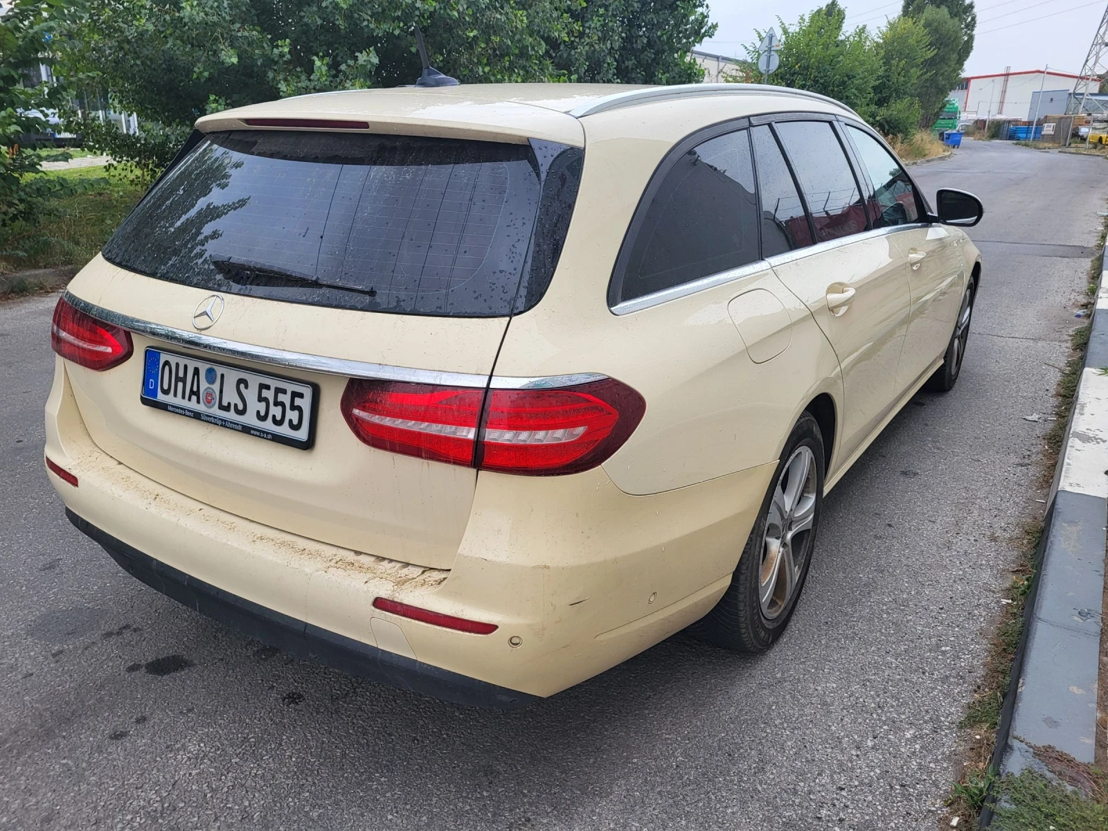 Mercedes-Benz E 200 428000км колата се кара всеки ден - изображение 4