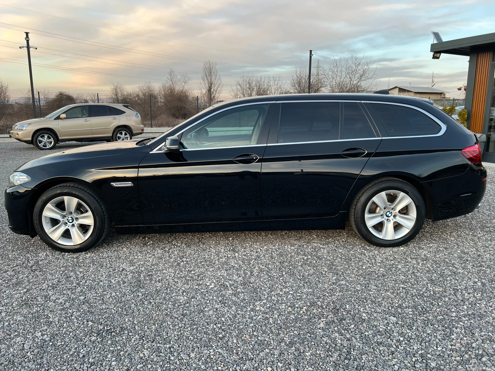 BMW 520 D 190k.c./ТОП СЪСТОЯНИЕ/Серв. история/, снимка 2 - Автомобили и джипове - 53777461