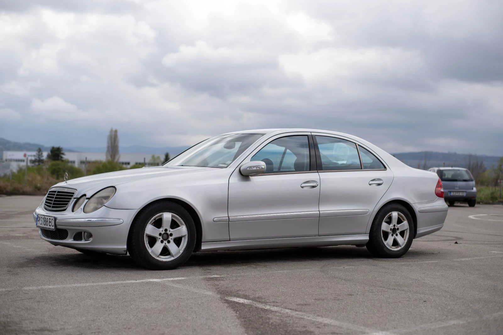 Mercedes-Benz E 270 CDI, снимка 3 - Автомобили и джипове - 53838674