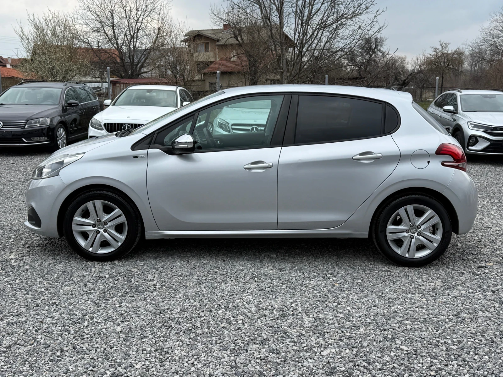 Peugeot 208 Facelift 2016 STYLE 1.2i (82hp) Euro 6 / 156000km, снимка 4 - Автомобили и джипове - 53965074