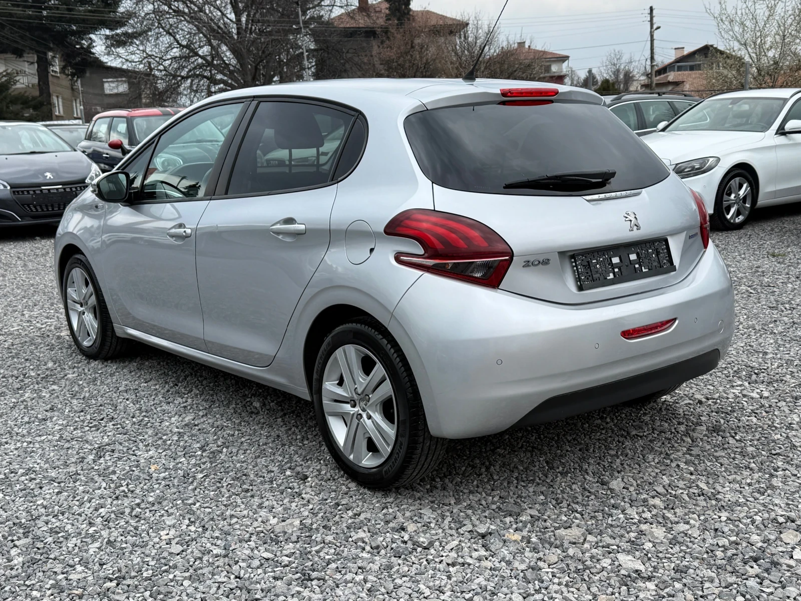 Peugeot 208 Facelift 2016 STYLE 1.2i (82hp) Euro 6 / 156000km, снимка 6 - Автомобили и джипове - 53965074