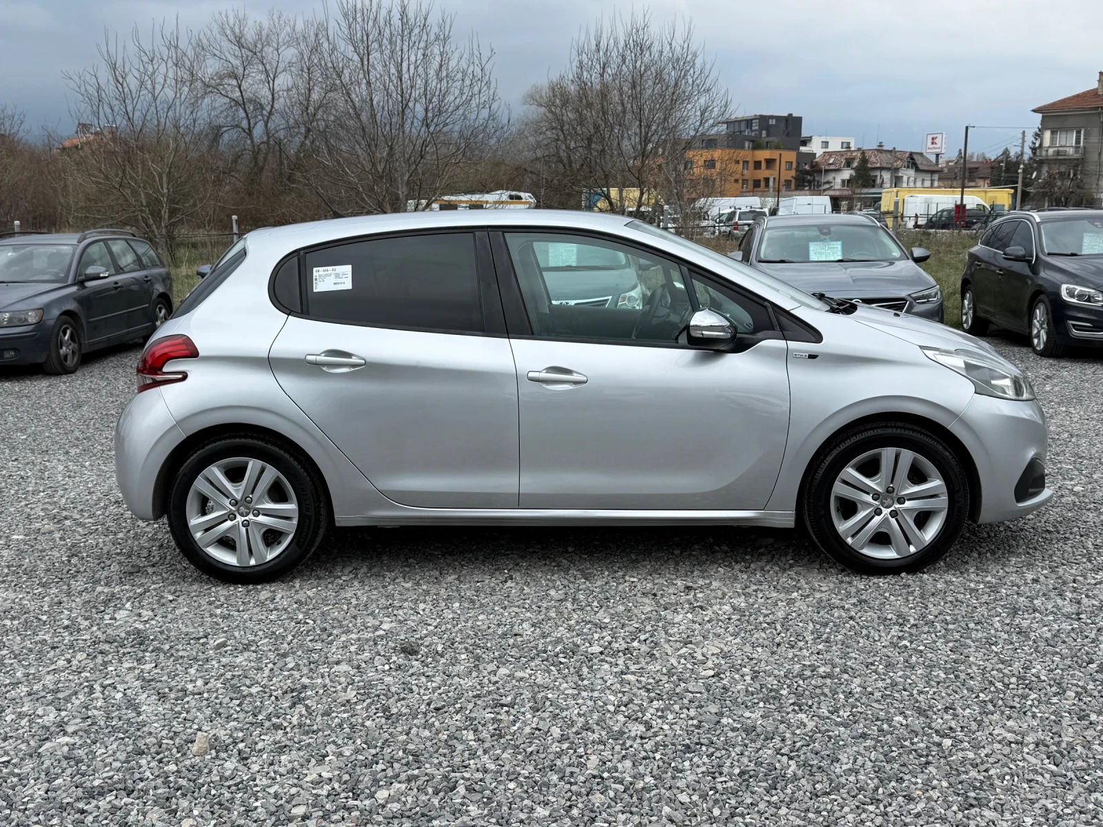 Peugeot 208 Facelift 2016 STYLE 1.2i (82hp) Euro 6 / 156000km, снимка 5 - Автомобили и джипове - 53965074