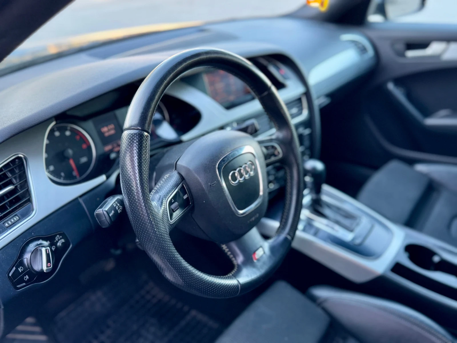 Audi A4 2.0TFSI, снимка 8 - Автомобили и джипове - 54346953