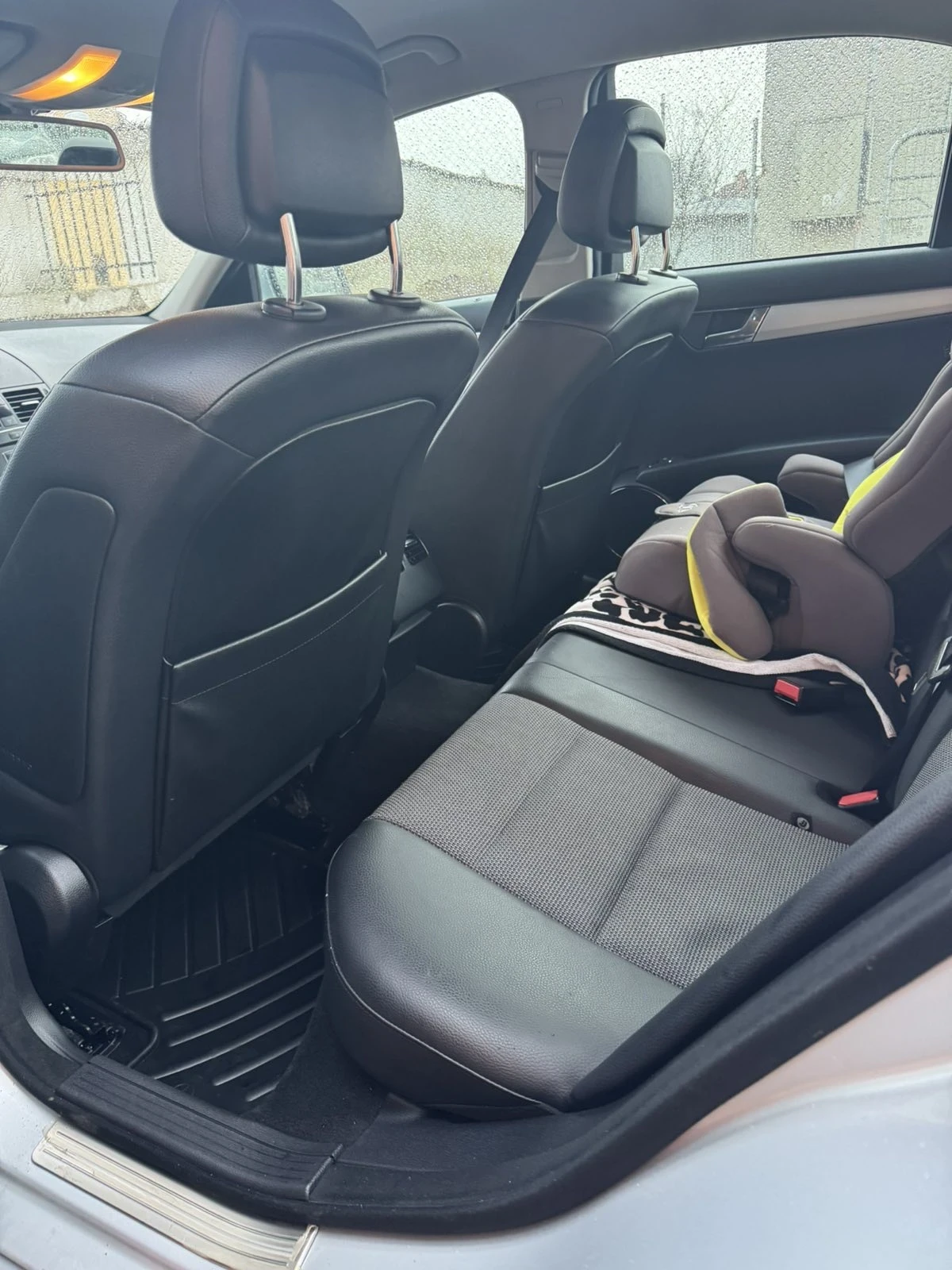 Mercedes-Benz C 220, снимка 8 - Автомобили и джипове - 54730300