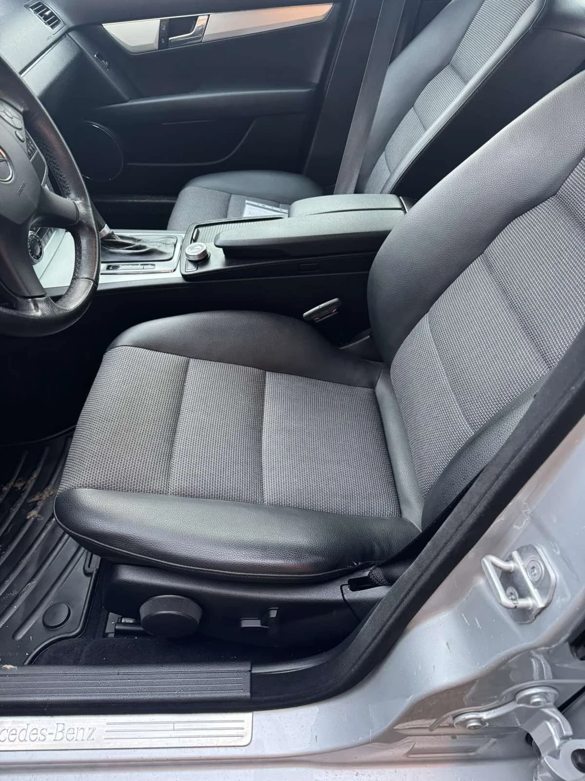 Mercedes-Benz C 220, снимка 7 - Автомобили и джипове - 54730300