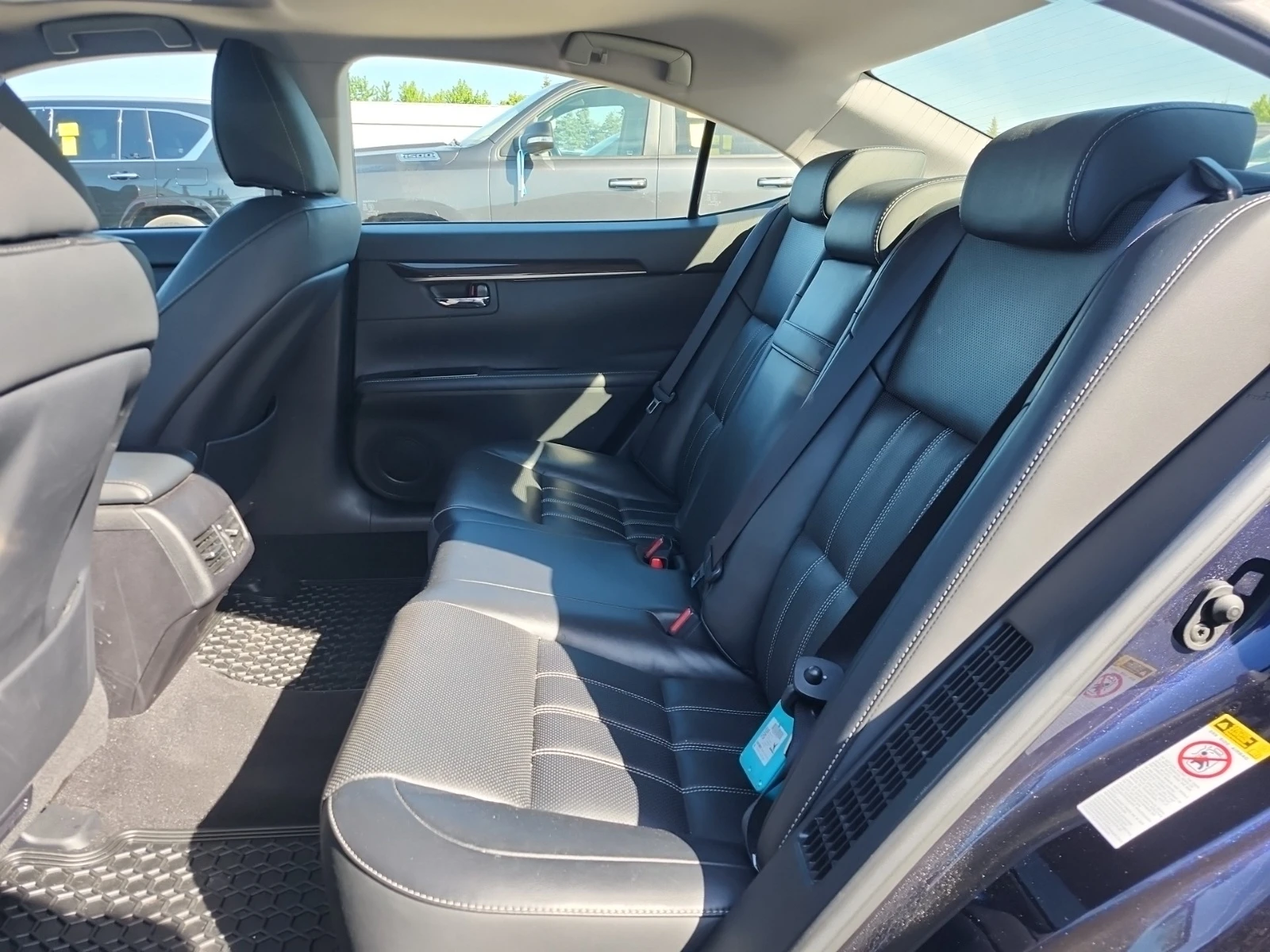 Lexus ES 300 HYBRID * ОБДУХВАНЕ * FWD * CARFAX * , снимка 9 - Автомобили и джипове - 54827497