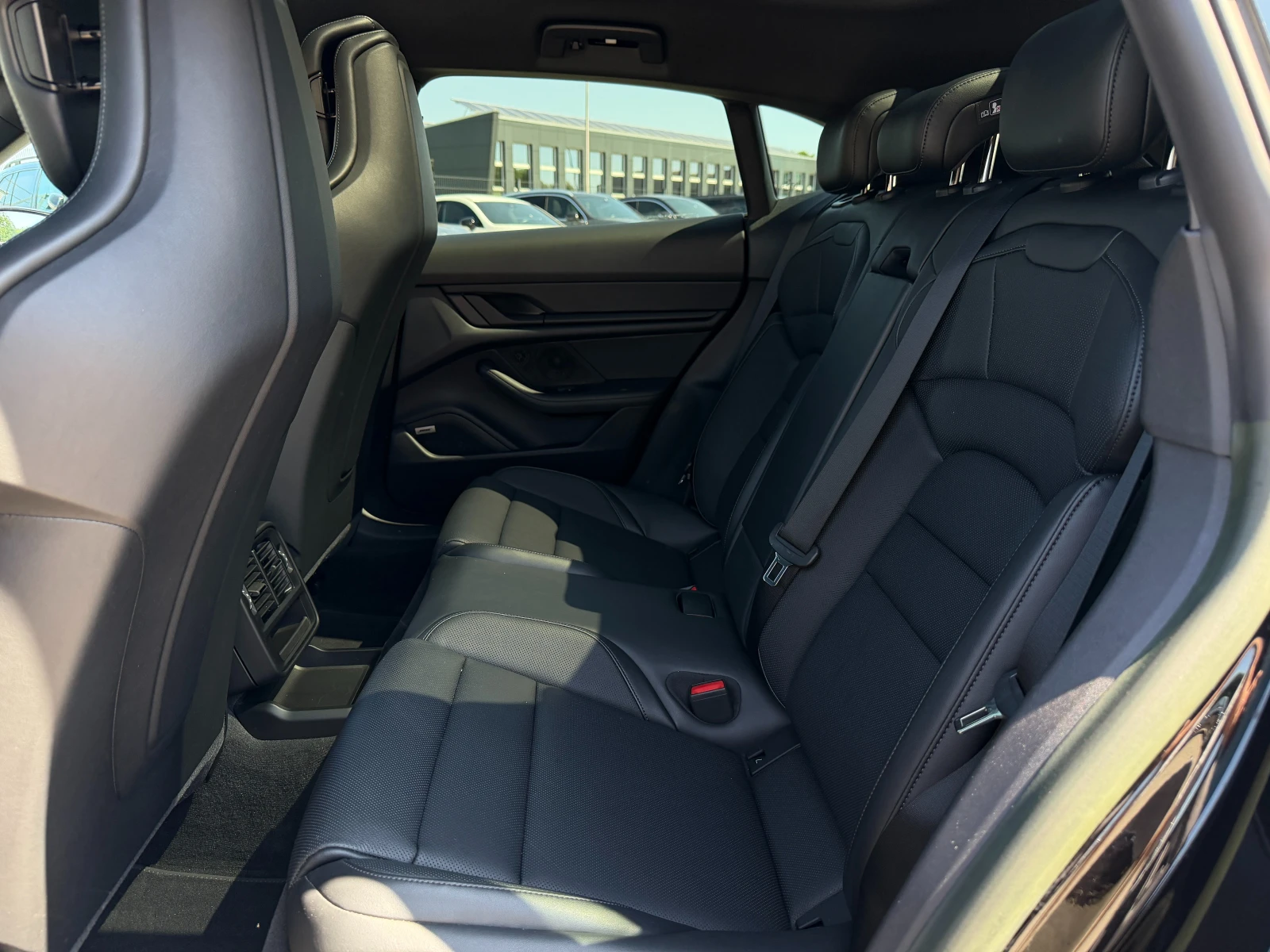 Porsche Taycan 4 Cross Turismo 93 kWh, снимка 16 - Автомобили и джипове - 55395031