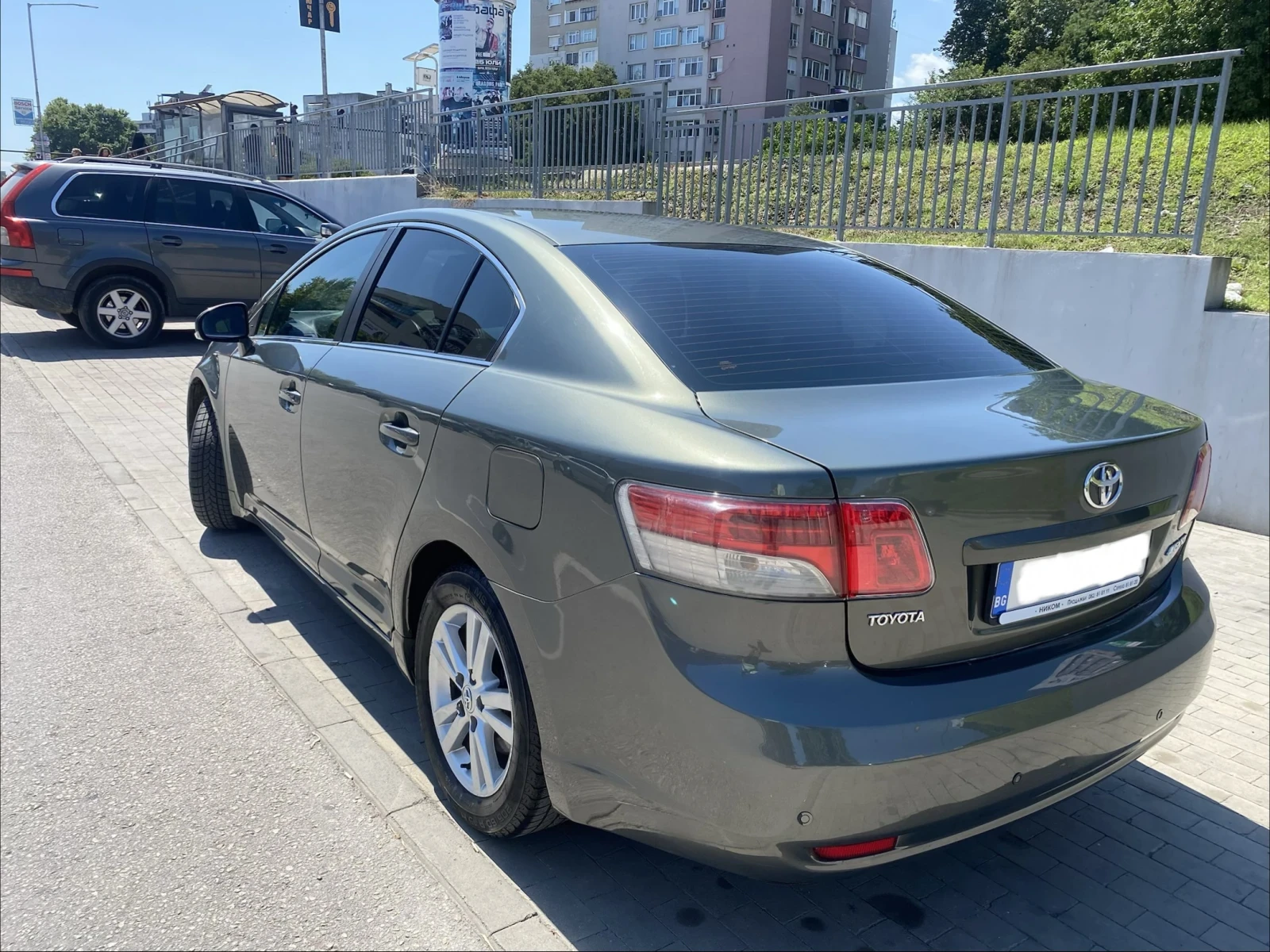 Toyota Avensis 2.0 D4D 126 2012 , снимка 2 - Автомобили и джипове - 55570571