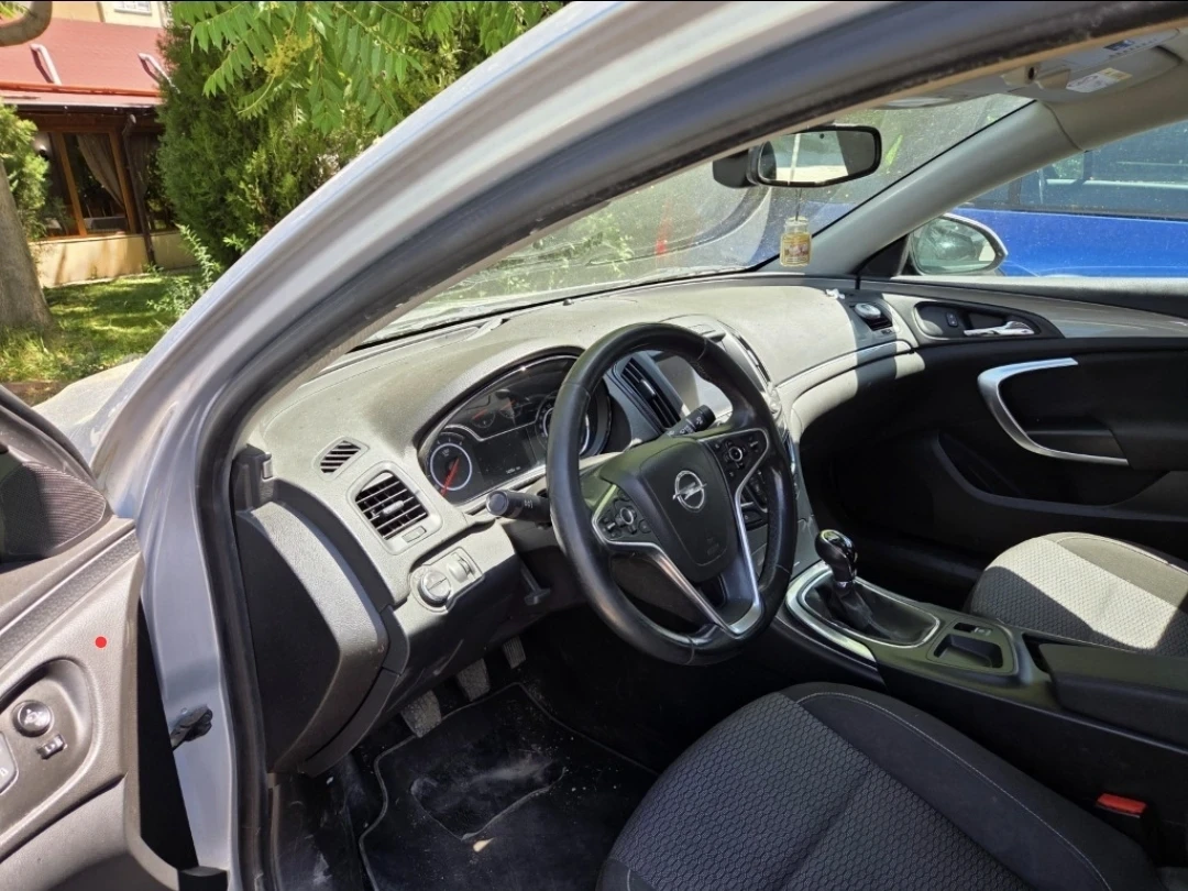 Opel Insignia 1.6 cdti, снимка 2 - Автомобили и джипове - 55769687