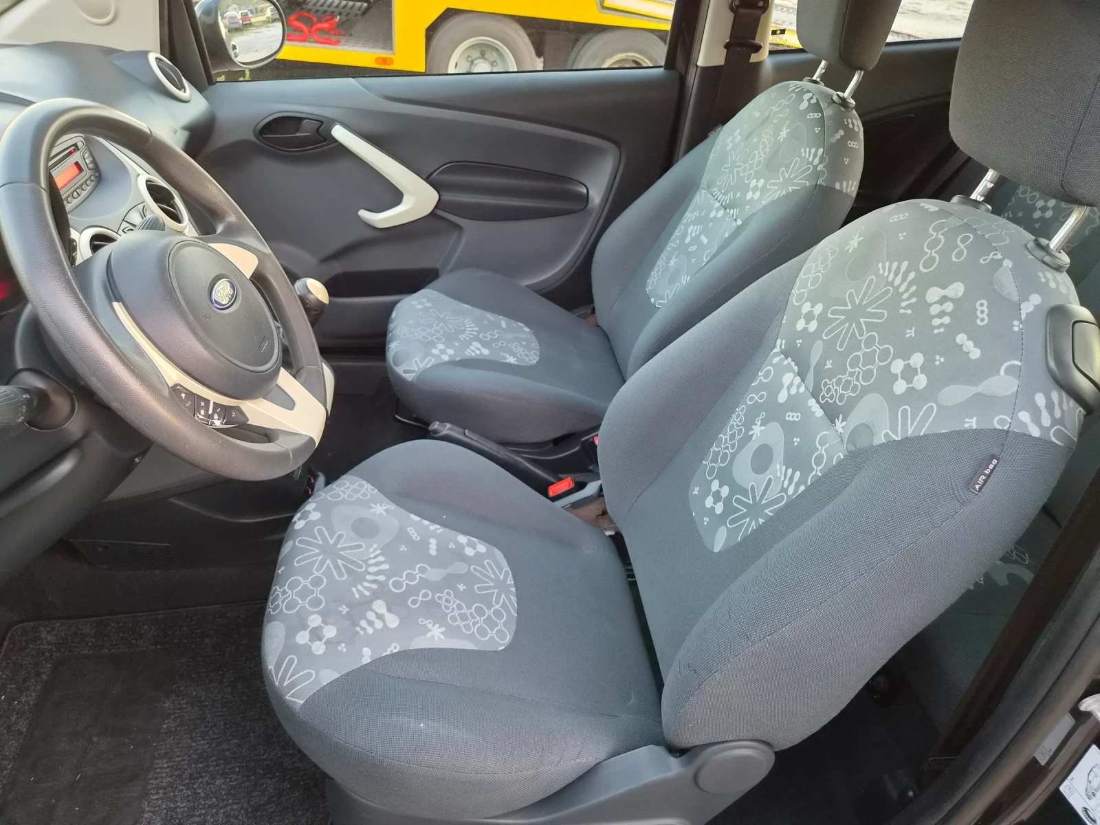 Ford Ka 1.2i EURO 6, снимка 11 - Автомобили и джипове - 55873166