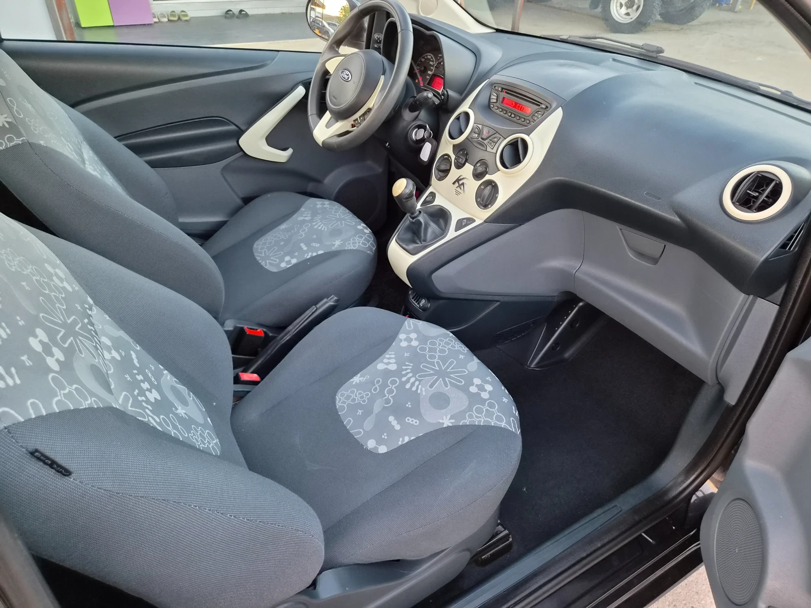 Ford Ka 1.2i EURO 6, снимка 16 - Автомобили и джипове - 55873166