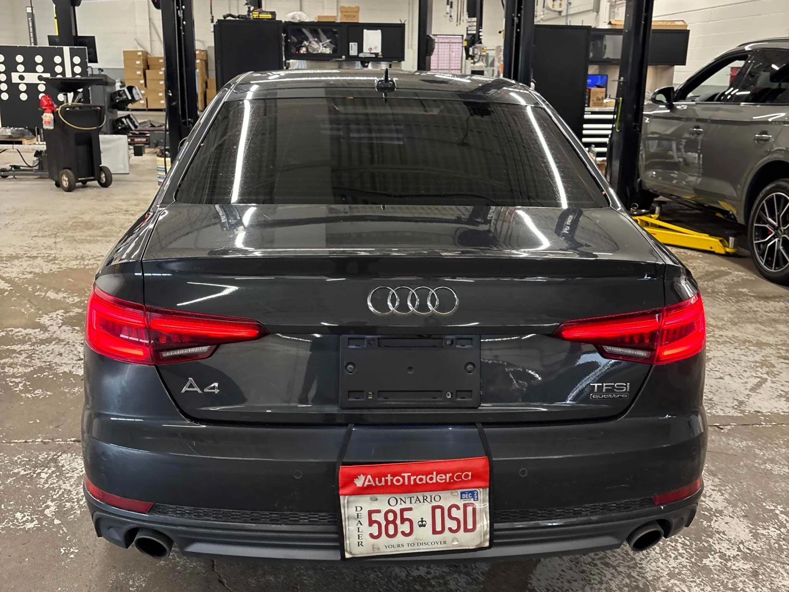 Audi A4 * Komfort * CARFAX * ОПЦИЯ ЗА ФИНАНСИРАНЕ * , снимка 4 - Автомобили и джипове - 56118864