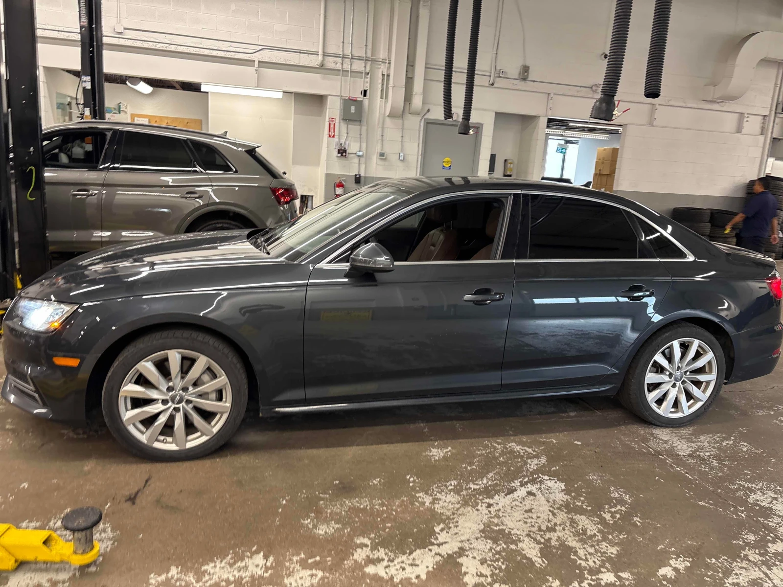 Audi A4 * Komfort * CARFAX * ОПЦИЯ ЗА ФИНАНСИРАНЕ * , снимка 2 - Автомобили и джипове - 56118864