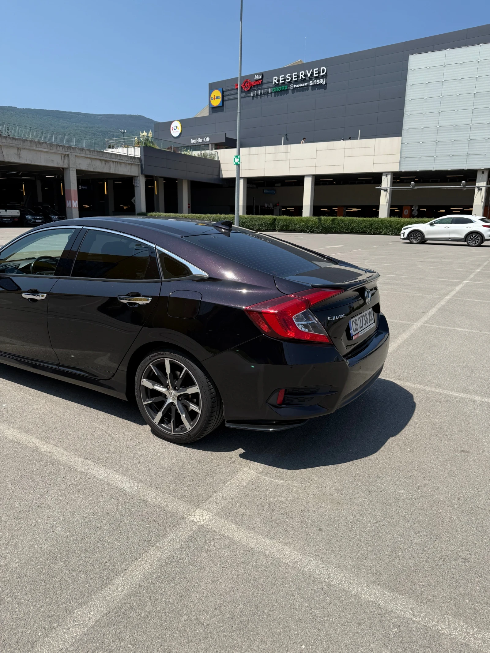 Honda Civic 10 Gen 1.5 Turbo VTEC CVT, снимка 8 - Автомобили и джипове - 56241199