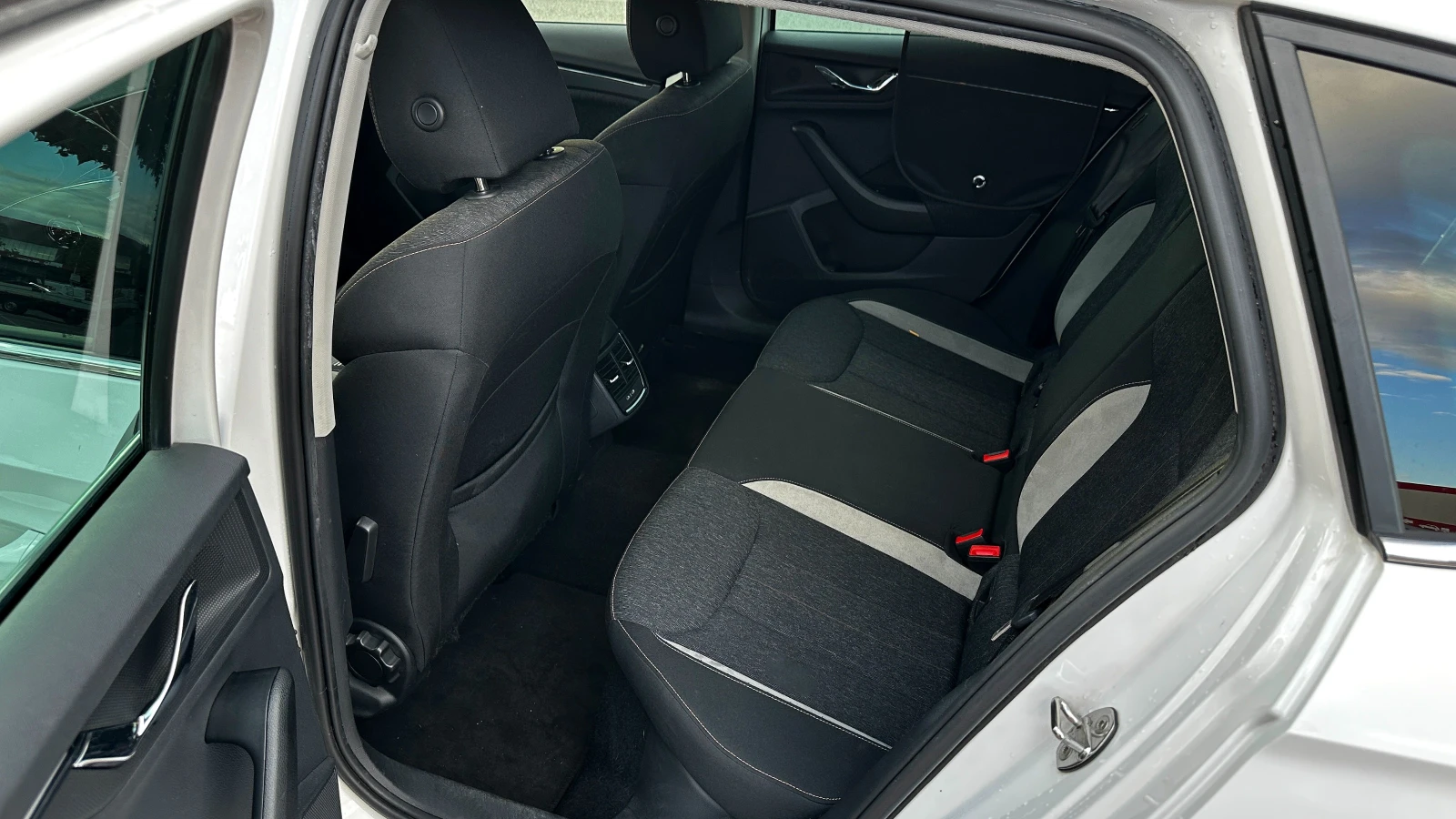 Skoda Scala Style 1.0 TSI, снимка 14 - Автомобили и джипове - 56279500