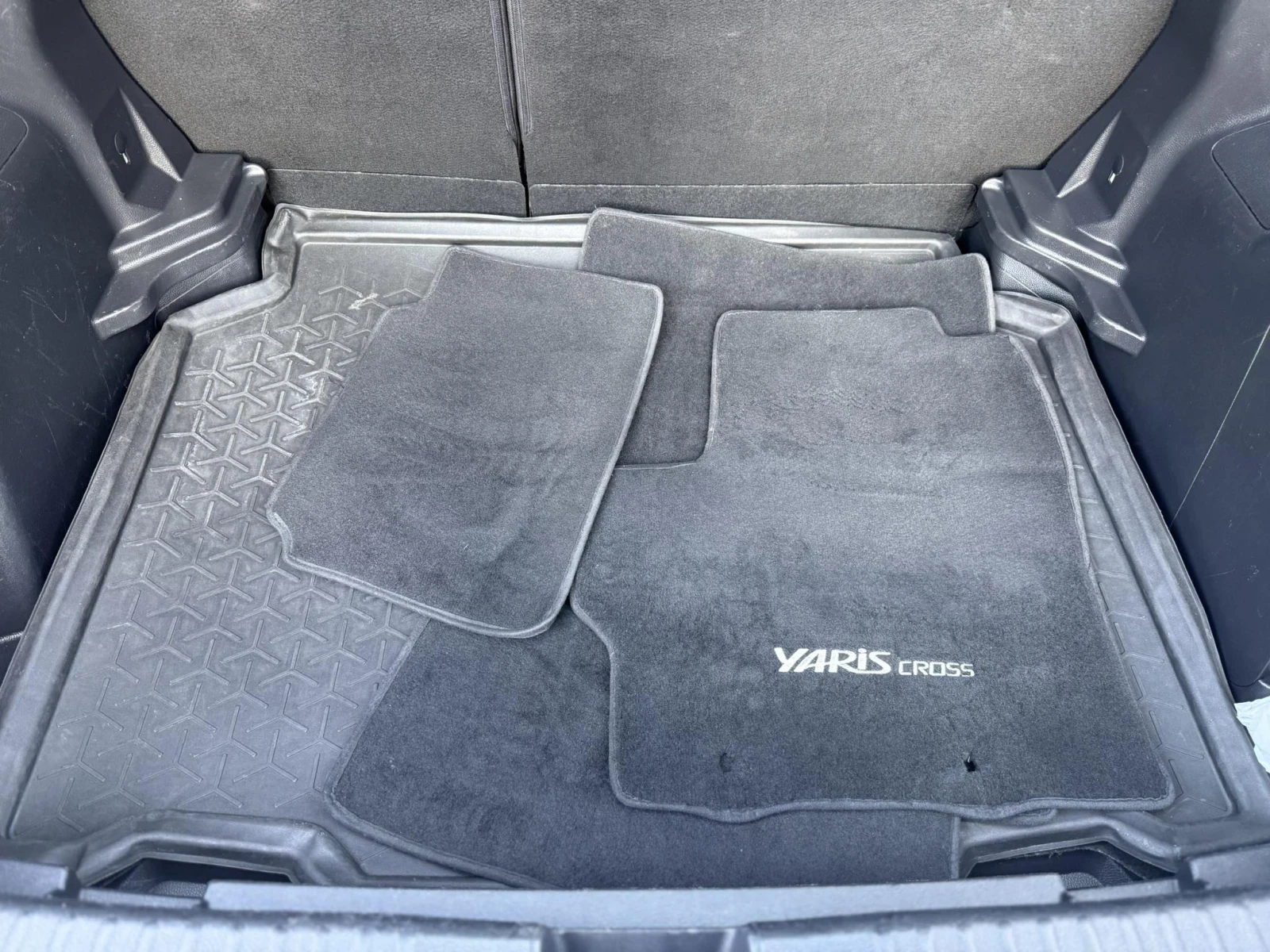 Toyota Yaris Cross Хибрид, снимка 9 - Автомобили и джипове - 56651926