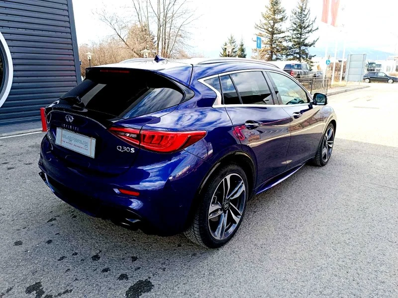 Infiniti Q30 S AWD , снимка 6 - Автомобили и джипове - 44067098