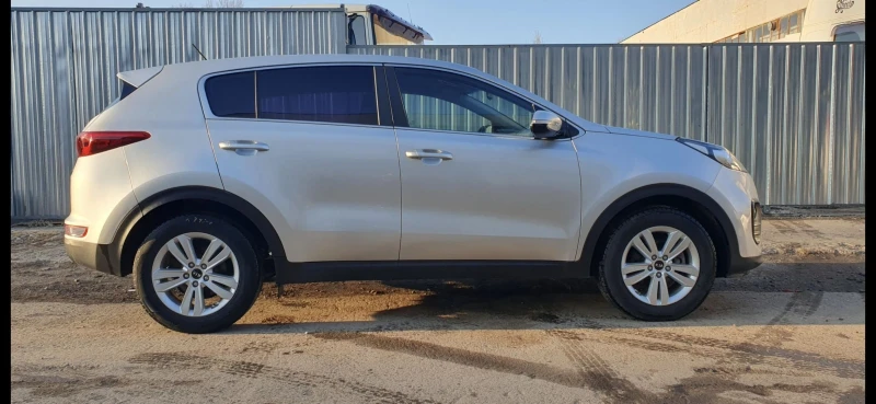 Kia Sportage, снимка 11 - Автомобили и джипове - 47713209