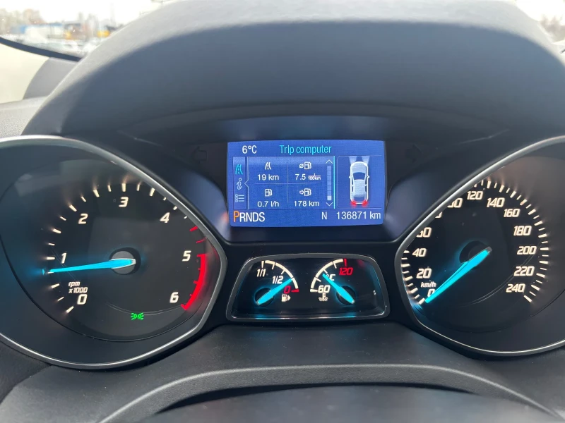 Ford Kuga Вноос Швейцария 136871км Автоматик 4х4 , снимка 17 - Автомобили и джипове - 53248113