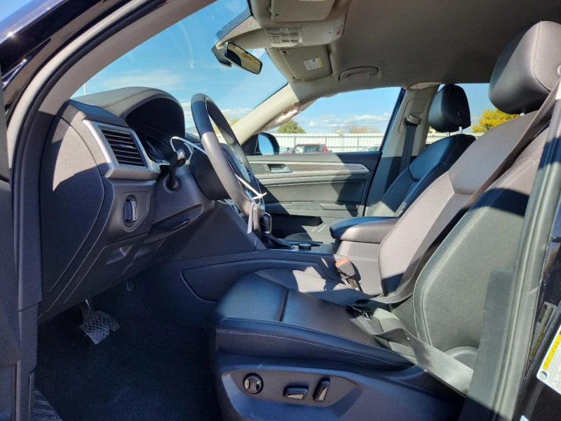 VW Atlas * V6* 4Motion* КОЖА* ЛЕД* NAVI* , снимка 7 - Автомобили и джипове - 53599450