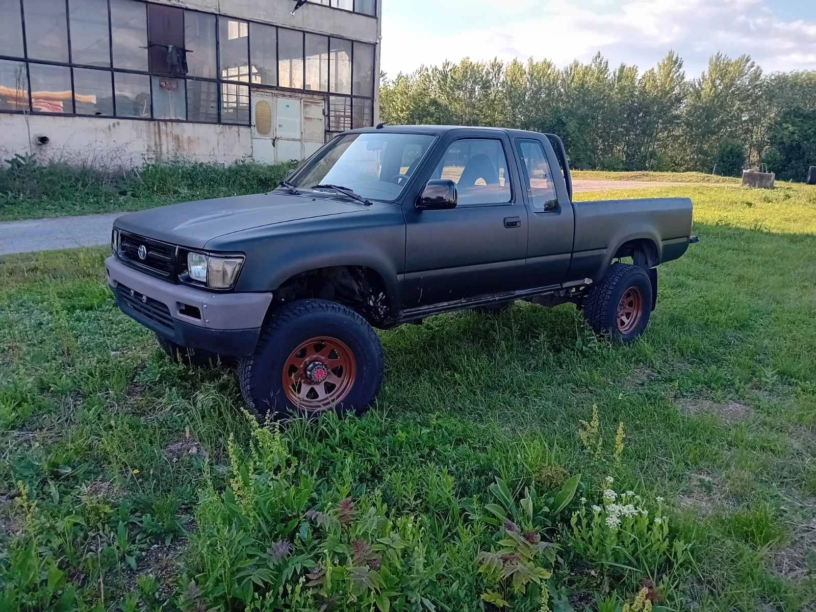 Toyota Hilux Hilux - изображение 4