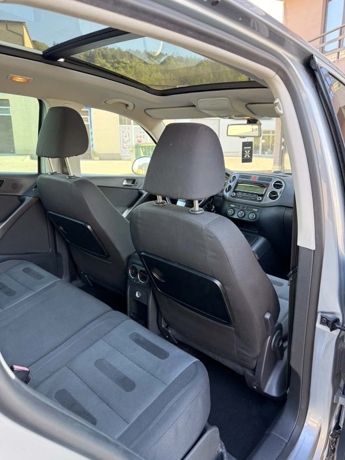 VW Tiguan 2.0 TDI 170, снимка 11 - Автомобили и джипове - 54006452