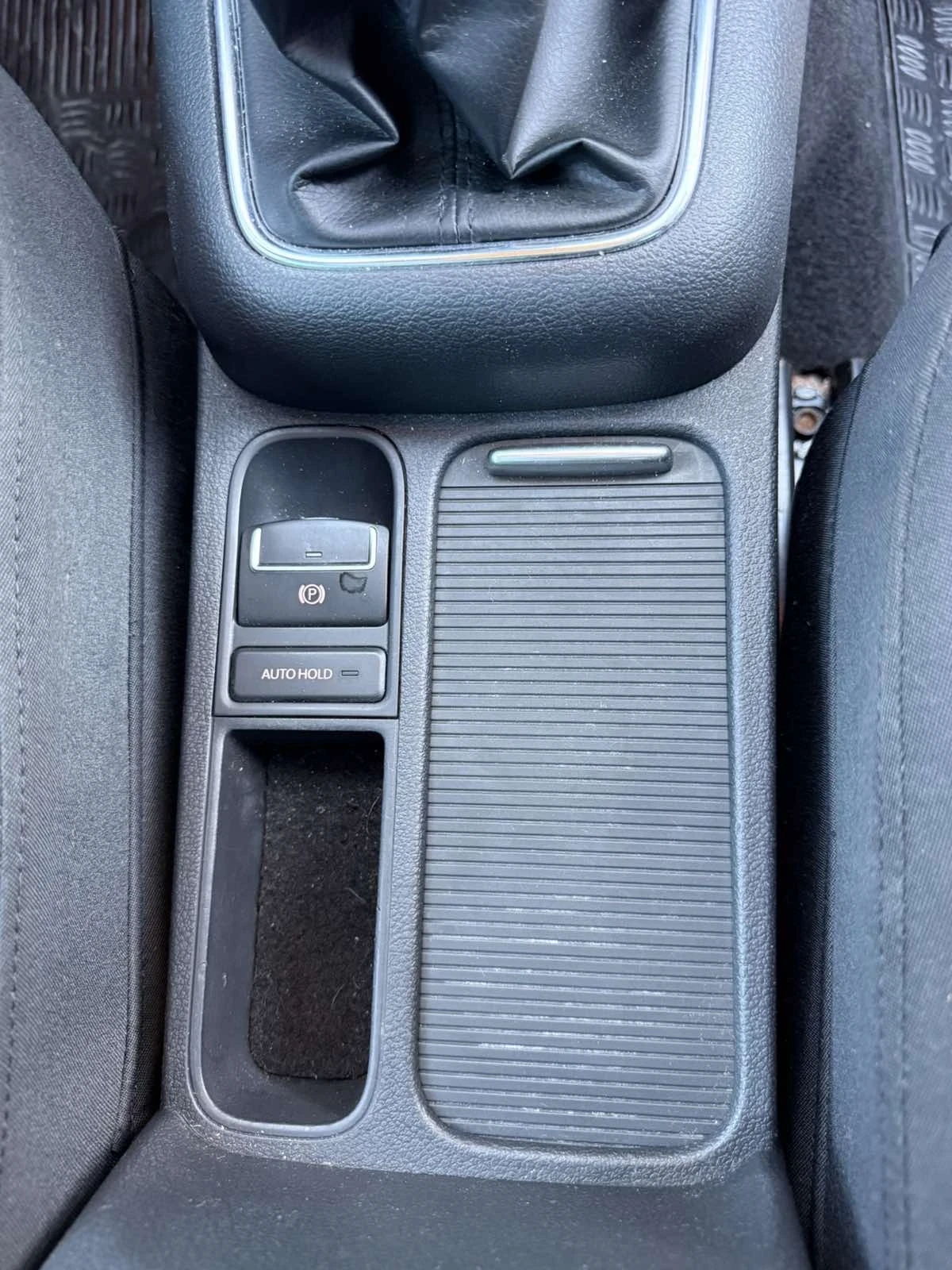 VW Tiguan 2.0 TDI 170, снимка 14 - Автомобили и джипове - 54006452