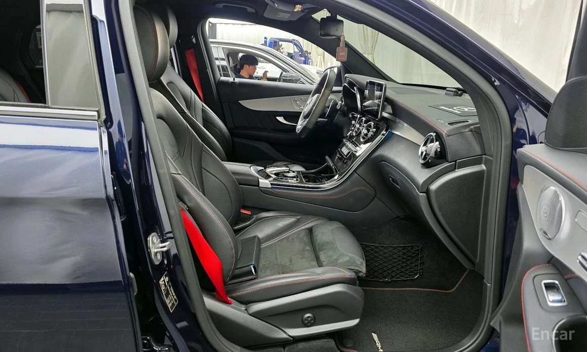 Mercedes-Benz GLC 43 AMG 4MATIC* COUPE* CARBON* HEAD-UP* BURMESTER* 360 CAM, снимка 9 - Автомобили и джипове - 54230296