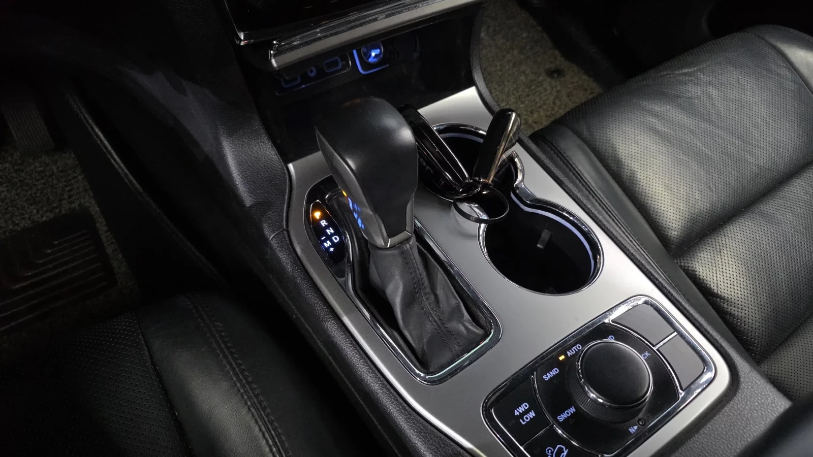 Jeep Grand cherokee 3.6 Limited, снимка 13 - Автомобили и джипове - 54456206